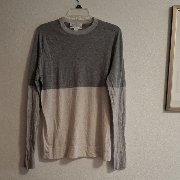Nordstrom 100% Cashmere Gray and Cream Long Sleeve Crewneck Sweater Size Medium - Picture 1 of 4